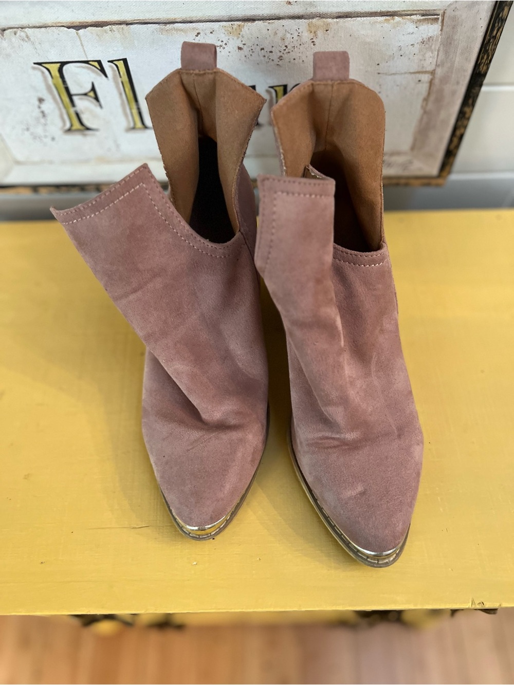 Mi.iM Blush Pink Suede Ankle Booties Block Heel Western Size 7 1/2 - Picture 2 of 16